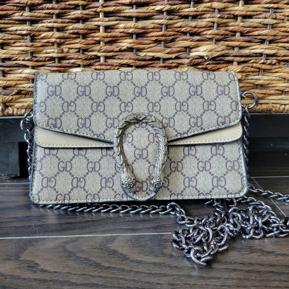 Fake designer (Gucci Dionysus) purse
